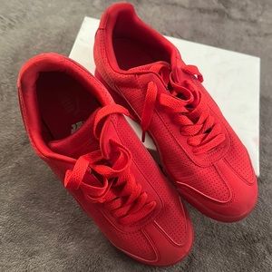 Puma sneakers size 5.5